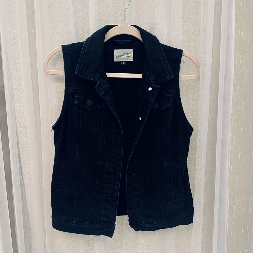 Universal Thread Black Jean Vest